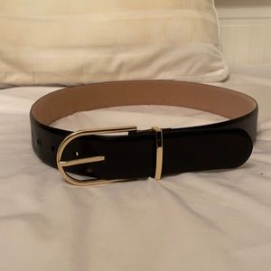 ARITZIA AUXILIARY BELT BLACK AND GOLD